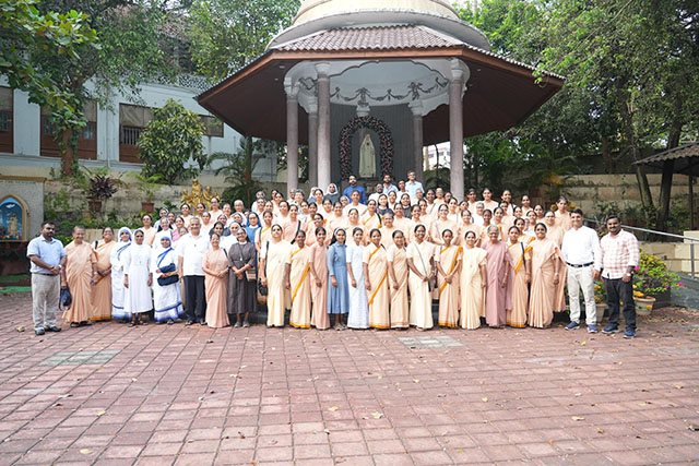 CRI and Communication Commission organize training for religious on smart digital citizenship