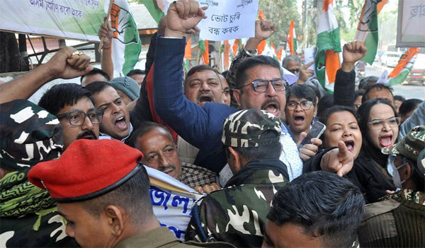 Congress protests in Dispur over alleged irregularities in Assam voter rolls
