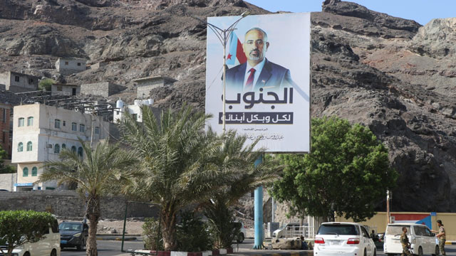 Yemen: Saudi-backed forces carry out air strike on ships at Mukalla port