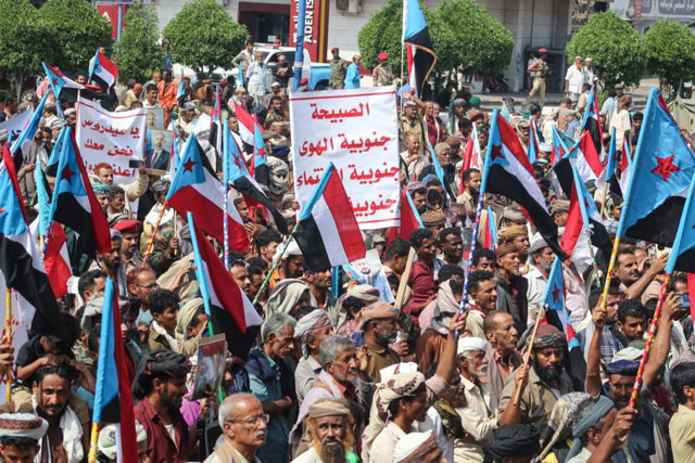 Yemen govt accuses separatists of blocking Aden access